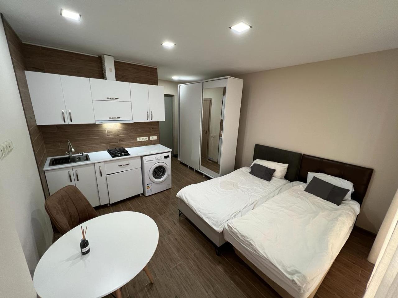 באטומי Hotel Paris מראה חיצוני תמונה
