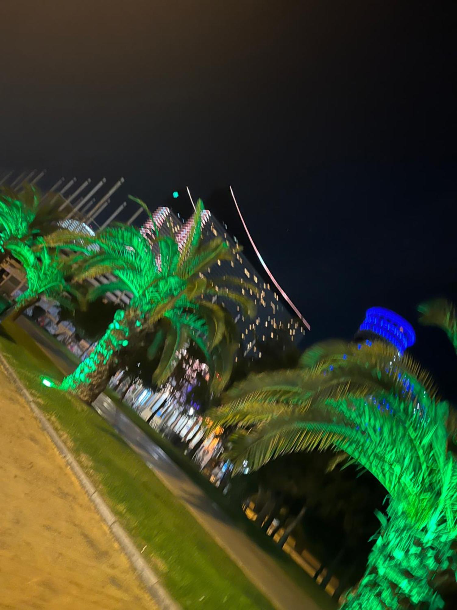 באטומי Hotel Paris מראה חיצוני תמונה